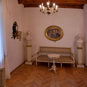 Zloty Potok, wnetrza Muzeum Regionalnego im. Zygmuta Krasinskiego, 